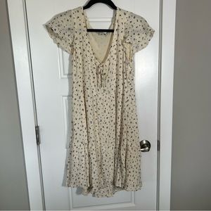 AMERICAN EAGLE FLOWER SUNDRESS WITH BUTTON AND TIE NECKLINE DETAILING